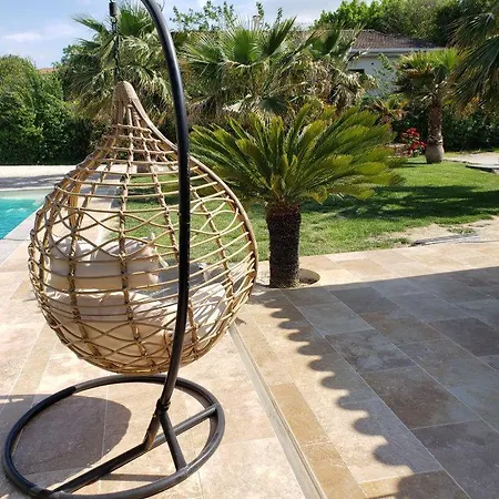 Piscine 3 * Magalas