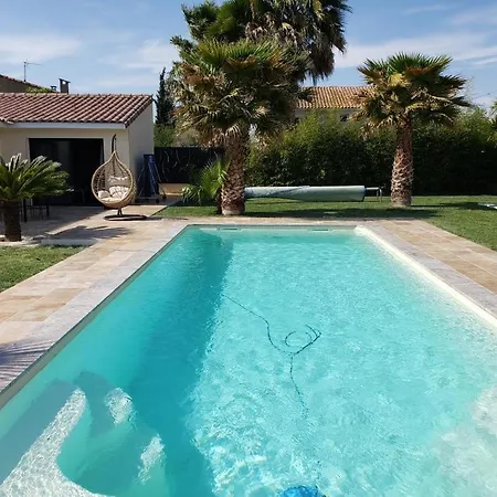 Piscine 3 *