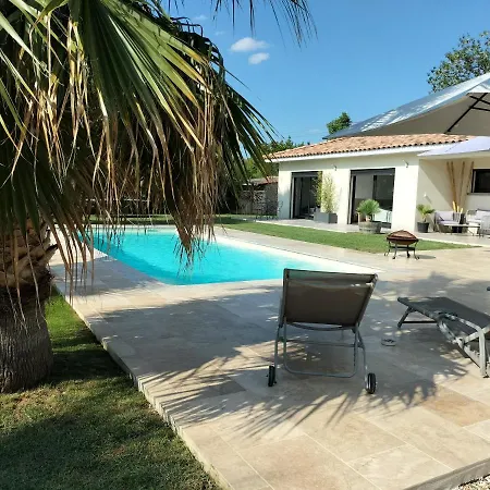 Piscine 3 * Magalas