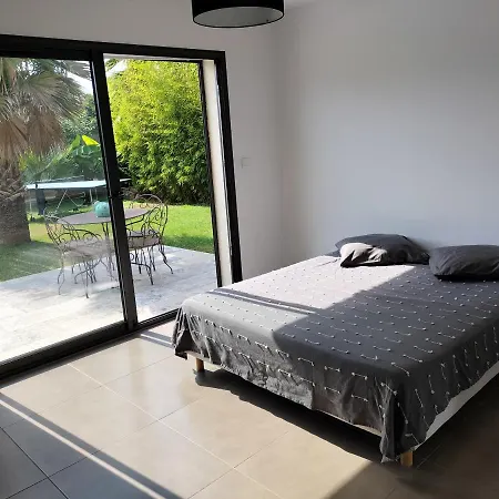 Piscine 3 * Magalas